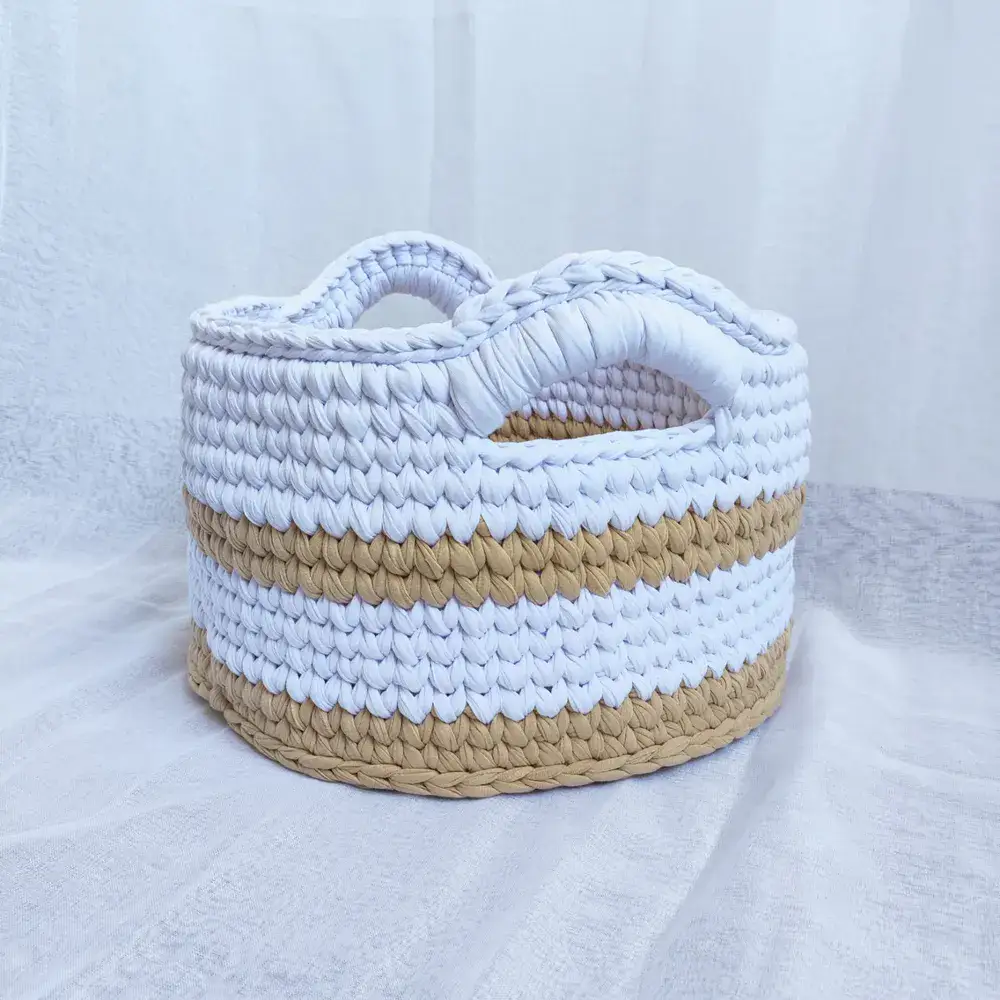 סל לבן עם פסים - גדול