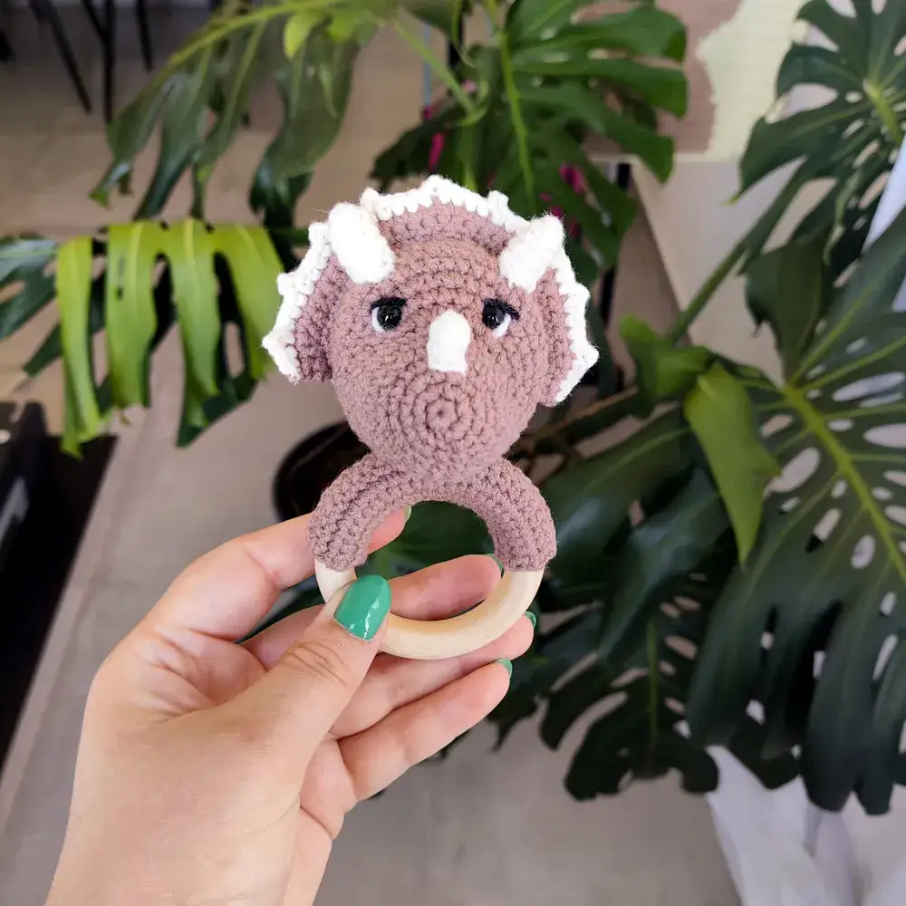 דינוזאור חום