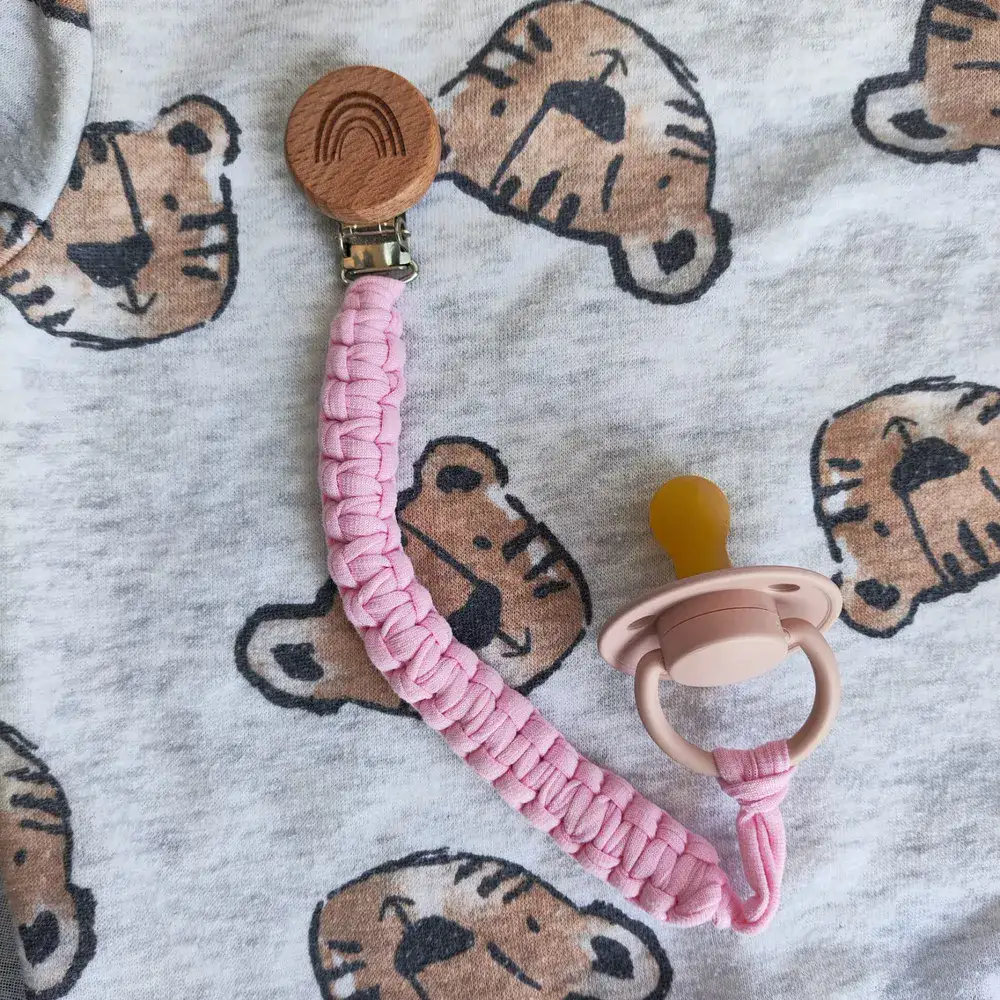 מחזיק מוצץ מבד בצבע ורוד