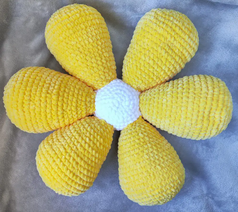 כרית נוי - פרח