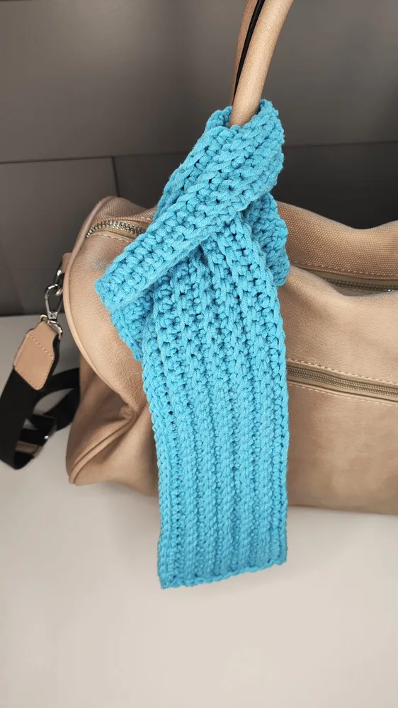 Iphone/phone pocket בצבע תכלת