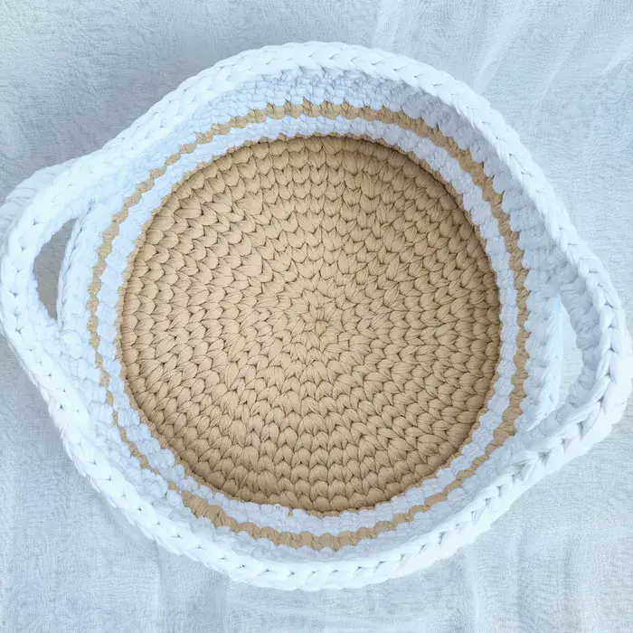 סל לבן עם פסים - גדול