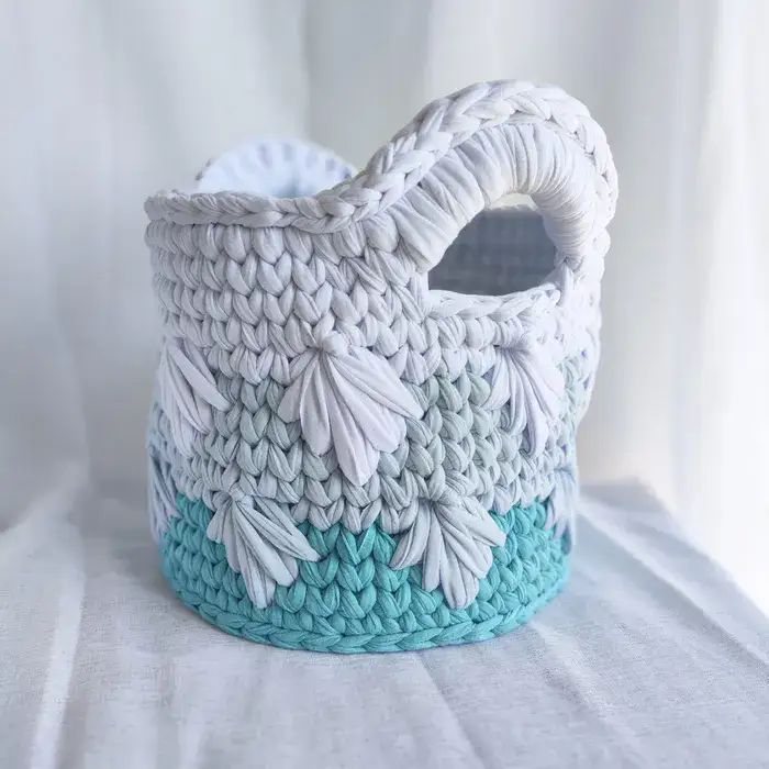 סלסלה תכלת אלגנטית - בינונית