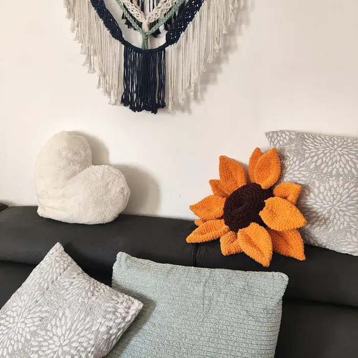 כרית נוי בצורת חמנייה