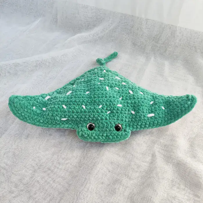 בובת מנטה ריי בצבע טורקיז מנוקד