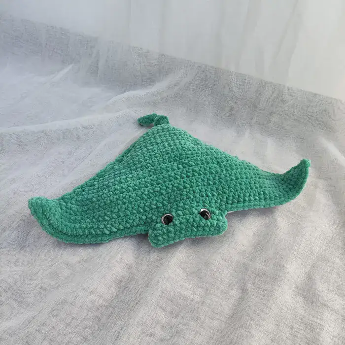 בובת מנטה ריי בצבע טורקיז