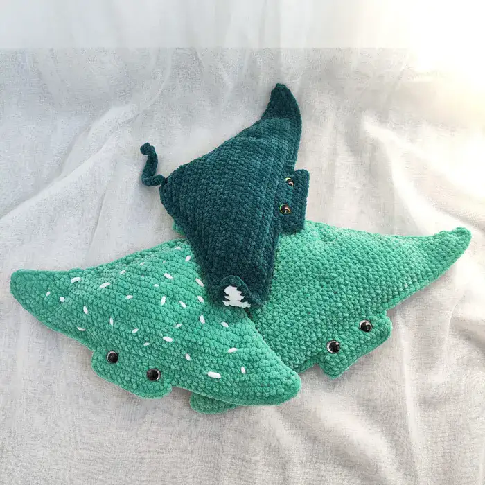 בובת מנטה ריי בצבע טורקיז