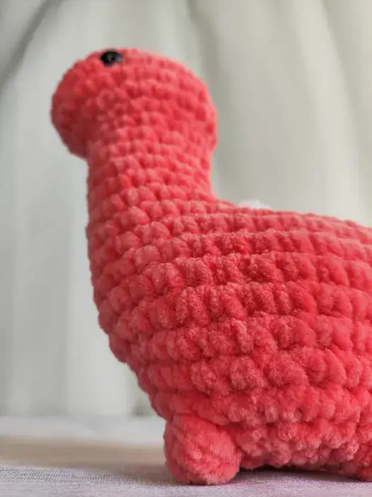 דינוזאור ורוד כהה