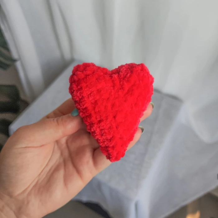 לב סרוג - אדום