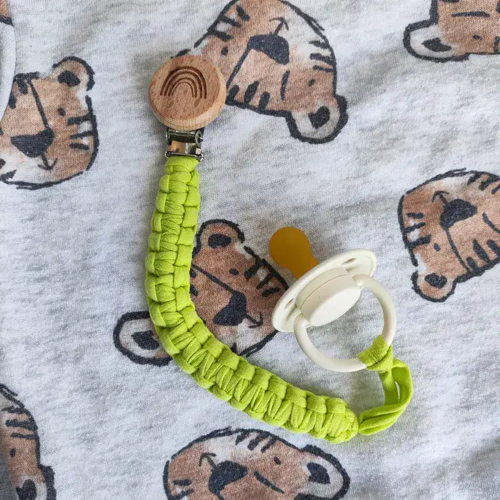 מחזיק מוצץ מבד בצבע ליים