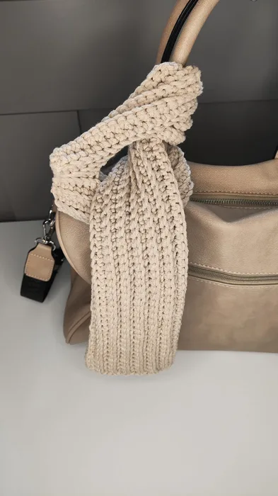 Iphone/phone pocket בצבע בז'